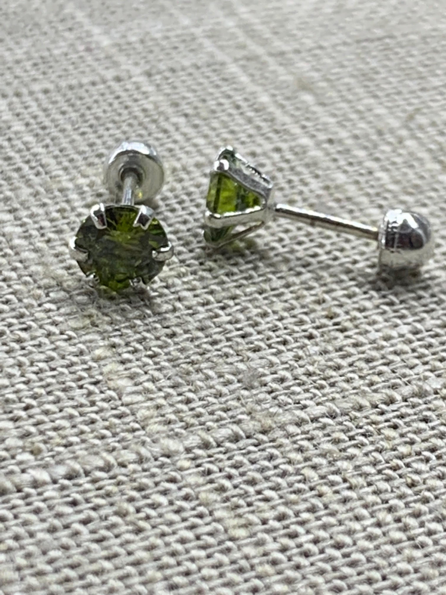 Peridot screw best sale back earrings